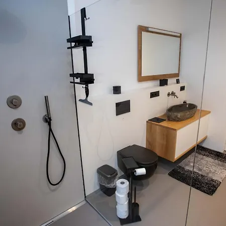 Omas Rhoen-garten * Rabennest