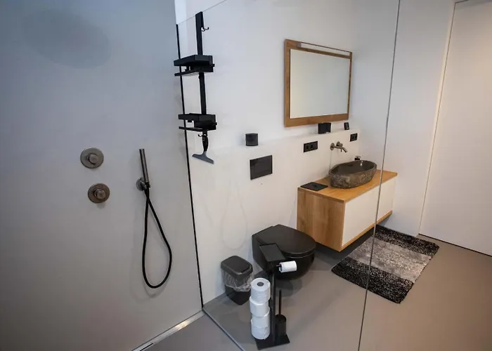 Omas Rhoen-garten * Rabennest